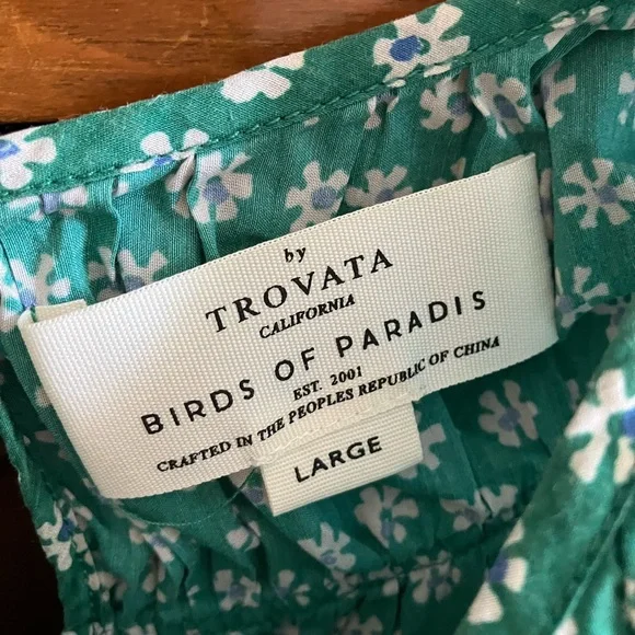 Trovata Birds of Paradiae Green Floral silk top with Blue Accents Sz L - Picture 3 of 6